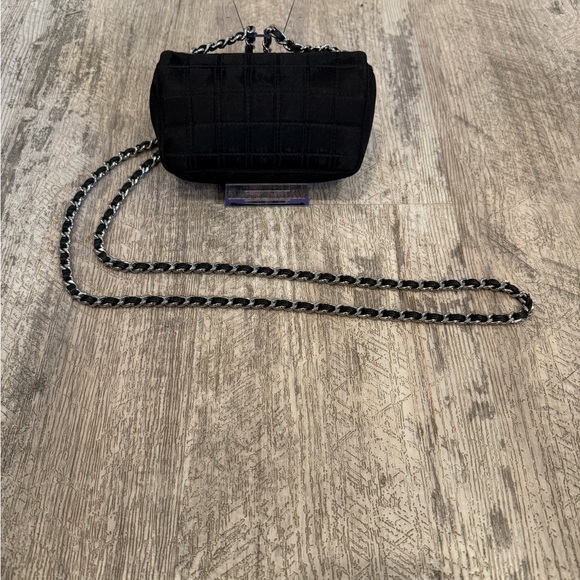 **RARE** Chanel Chocolate Bar Lipstick Bag - Picture 2 of 13